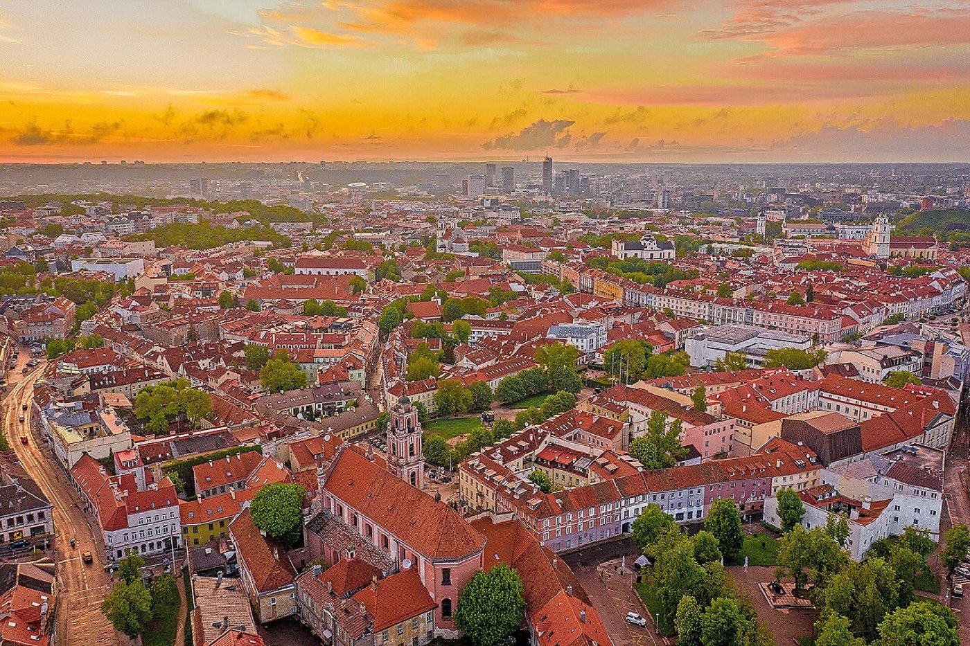Vilniaus senamiestis Vilniaus senamiestis saulėlydžio metu